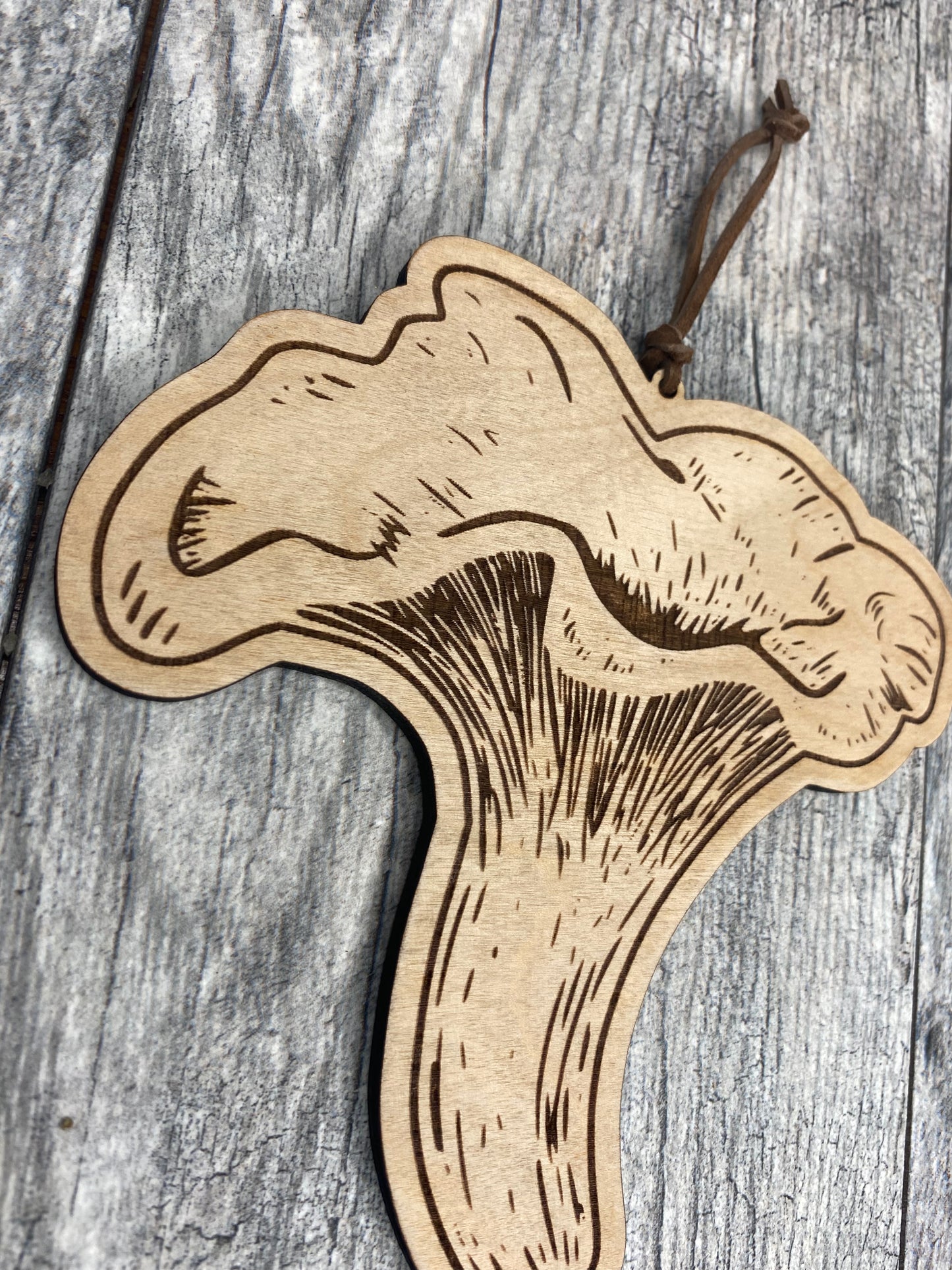 Mushrooms: 6” Chanterelle Wood + Leather